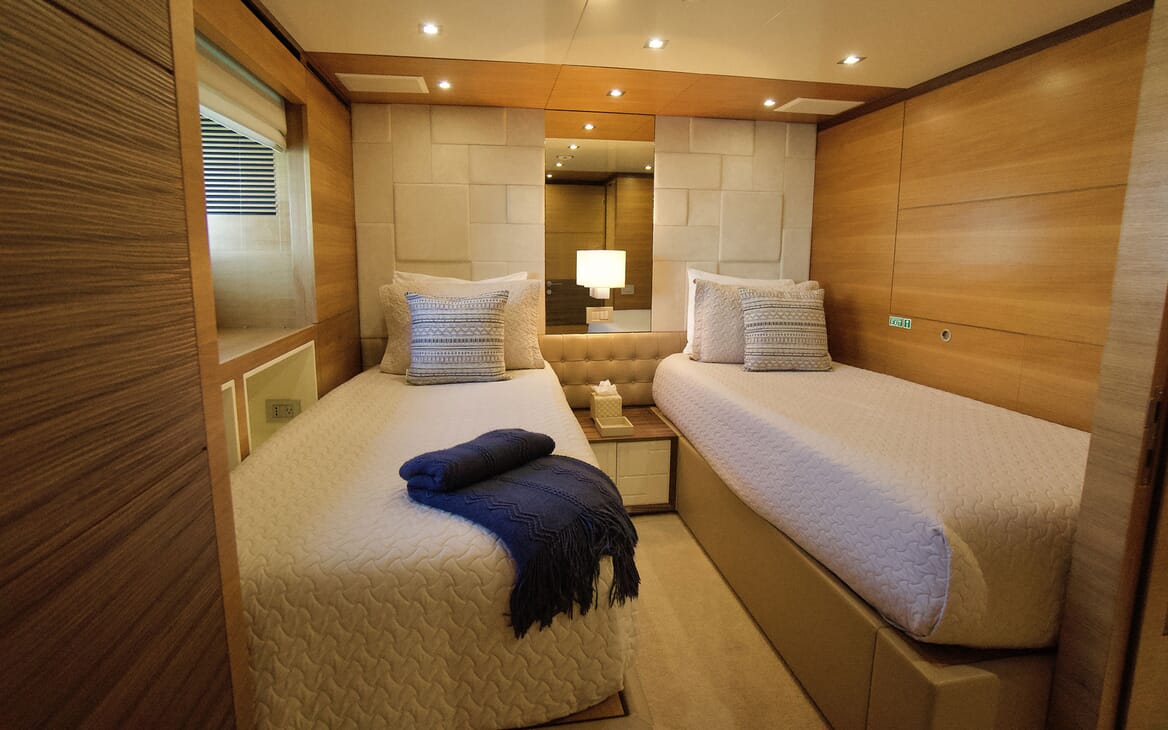 Motor Yacht COOL BREEZE Guest Twin Stateroom