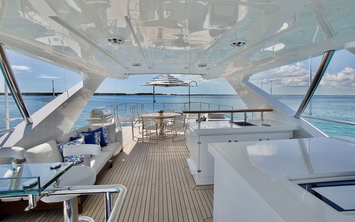 Motor Yacht COOL BREEZE Sun Deck
