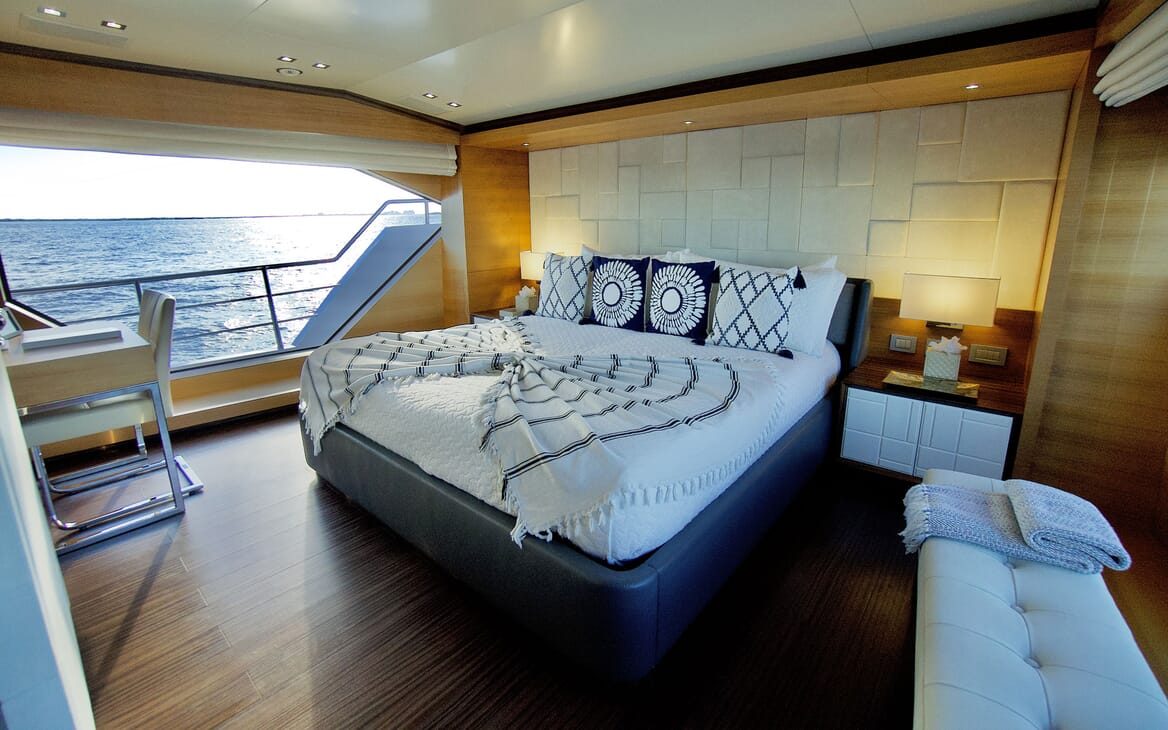 Motor Yacht COOL BREEZE Master Stateroom Bed