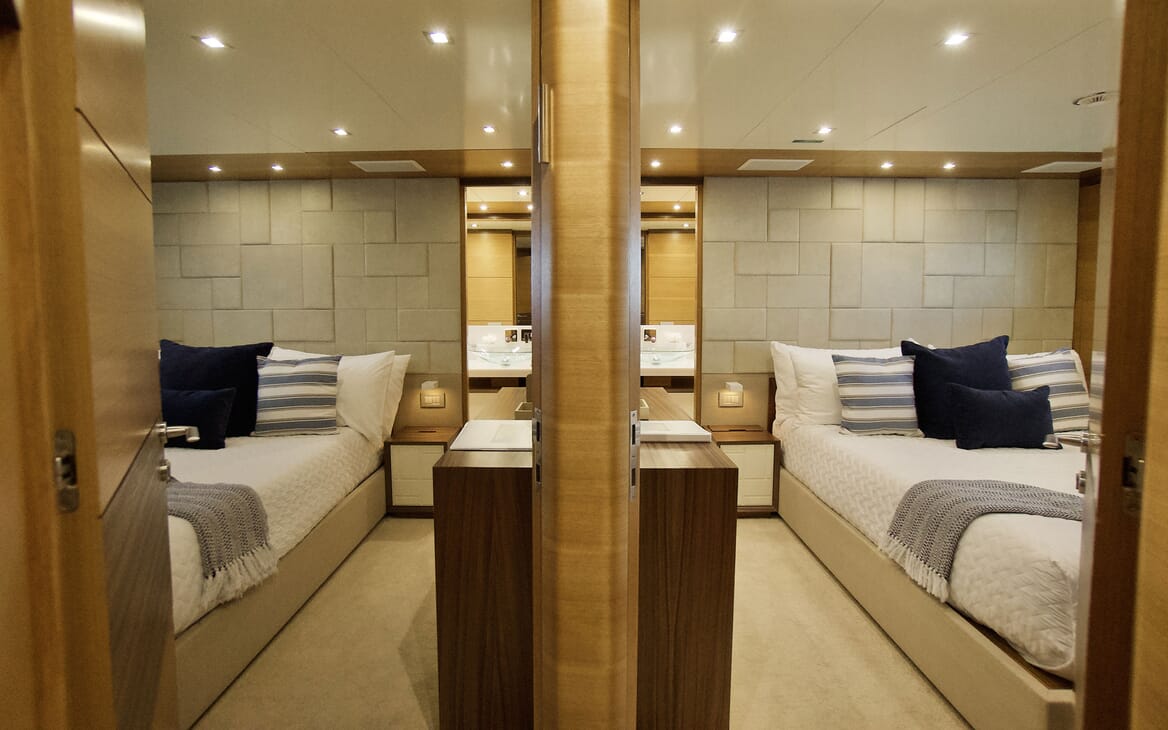 Motor Yacht COOL BREEZE Guest Staterooms