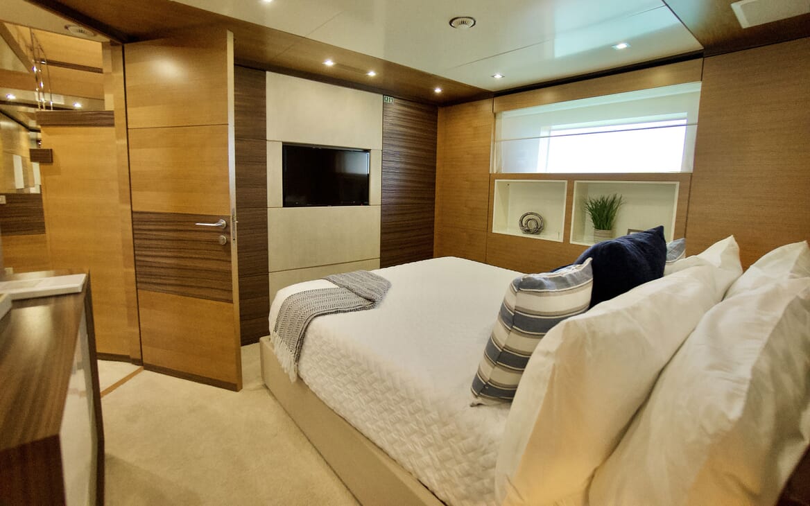 Motor Yacht COOL BREEZE Double Guest Stateroom