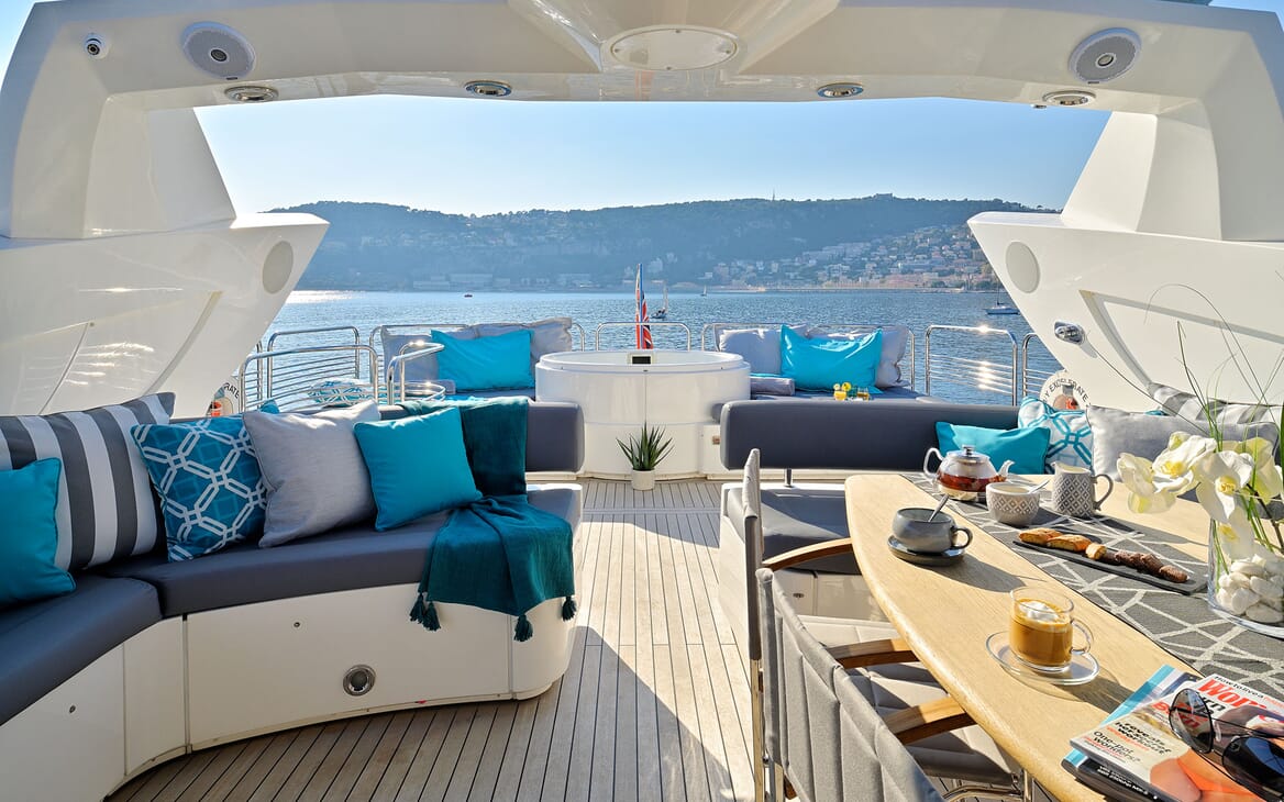 MY EXCELERATE Z deck seating