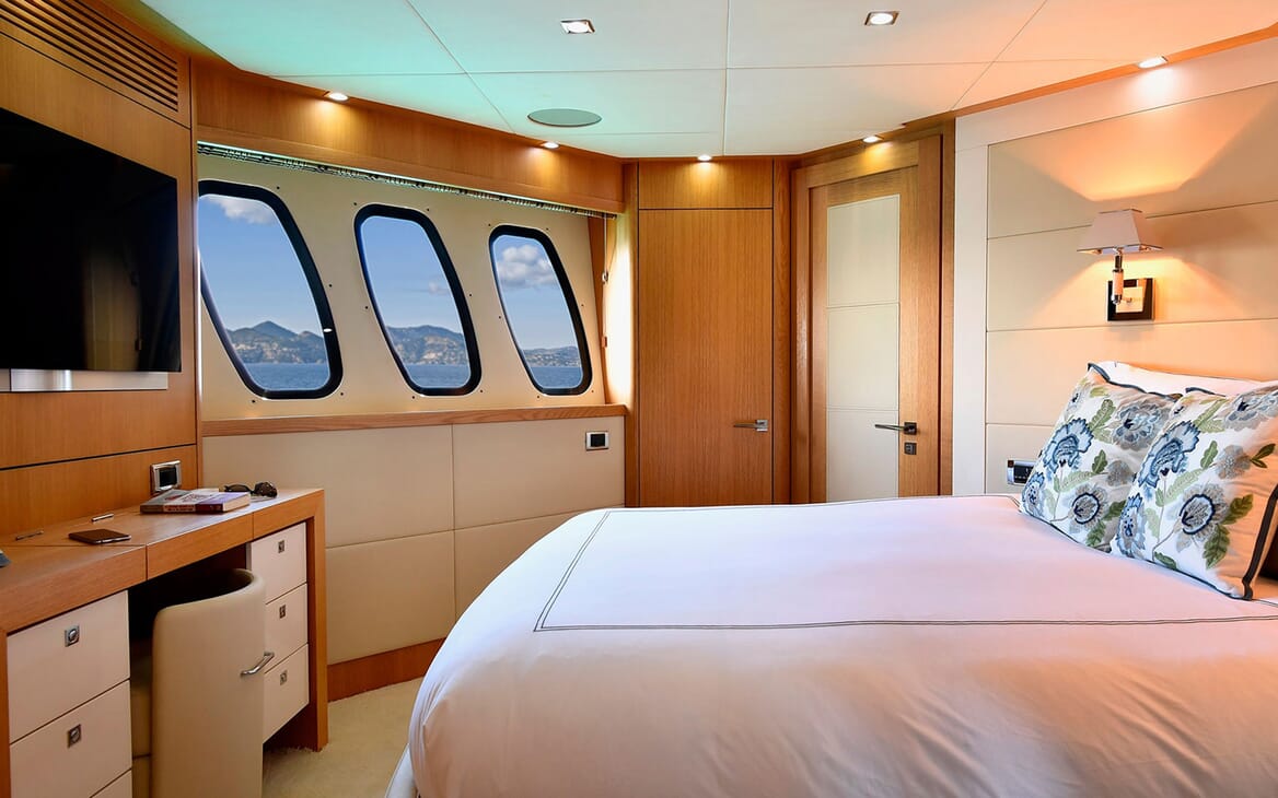 Motor Yacht EMOJI Guest Double Stateroom