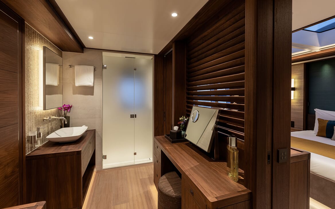Motor Yacht MANA Stateroom Dressing Table