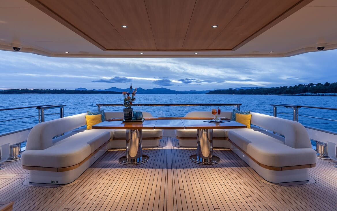 Motor Yacht MANA Main Aft Deck Seating