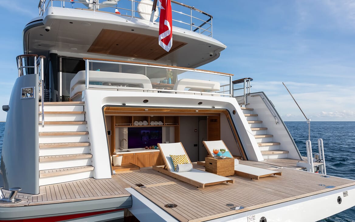 Motor Yacht MANA Beach Club Sun Loungers