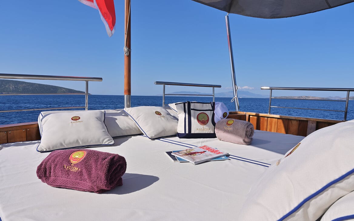 Motor Yacht KALIZMA Sun Deck Sun Pad