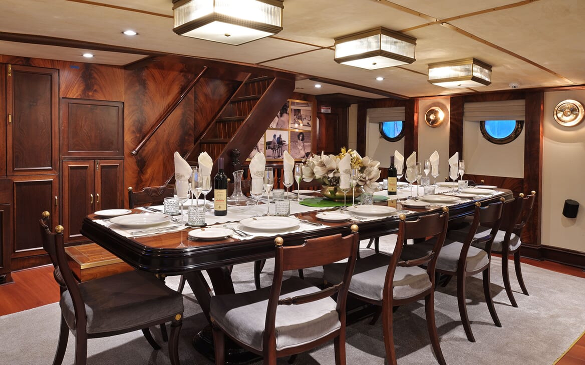 Motor Yacht KALIZMA Twin Guest Stateroom