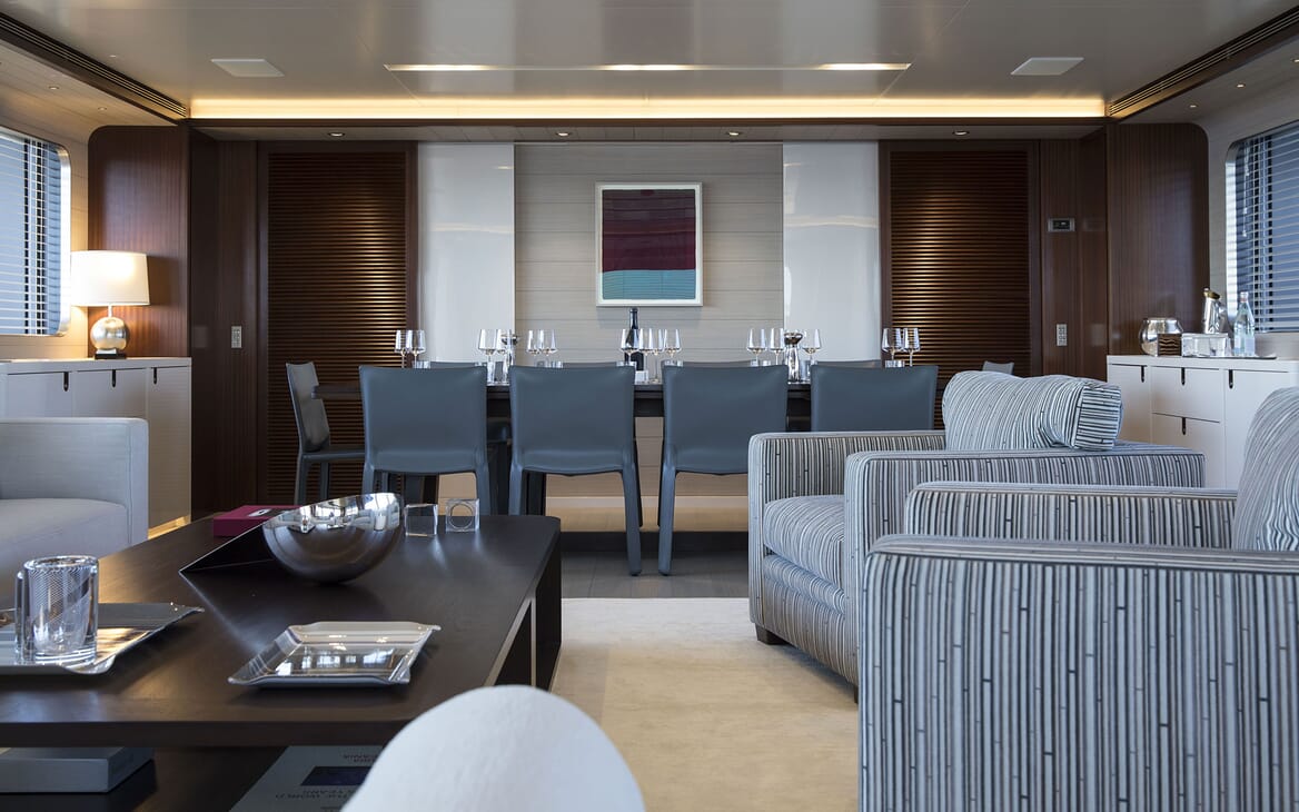 Motor Yacht MOKA Saloon Dining Table