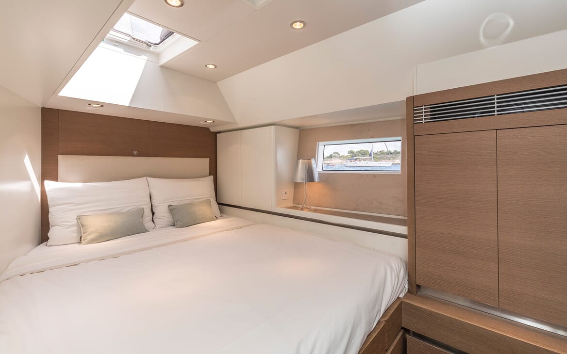 Sailing Yacht Allegro guest cabin
