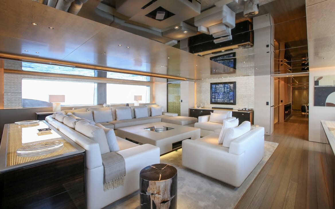 Motor Yacht Aslec 4 saloon