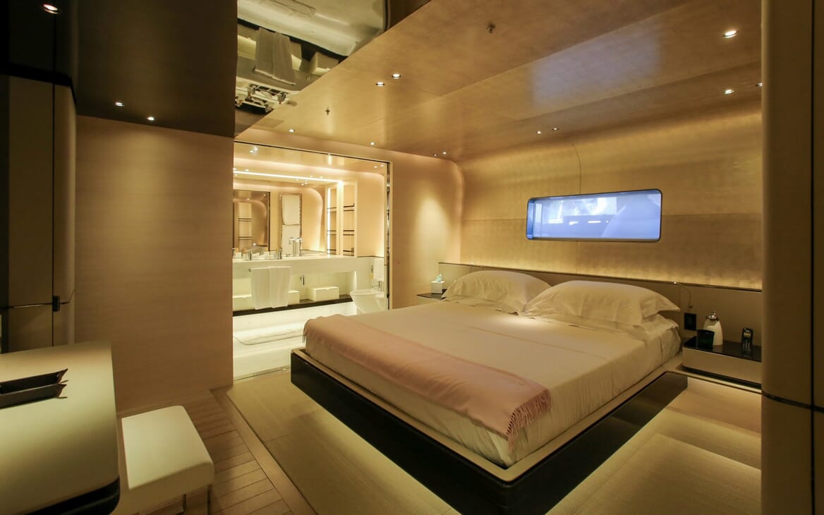 Motor Yacht Aslec 4 master cabin