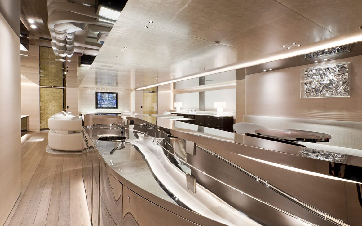 Motor Yacht Aslec 4 bar