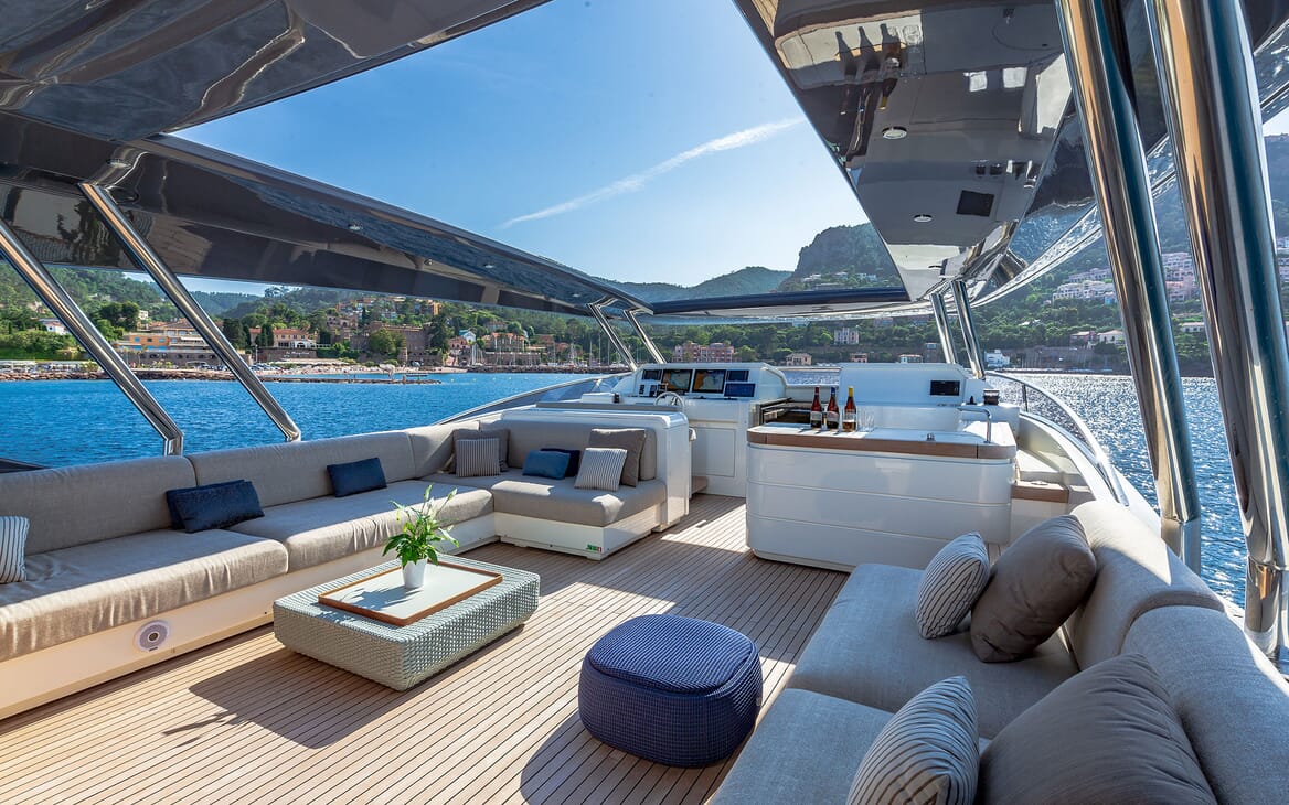 Motor Yacht EMERALDA OF THE SEAS Double Guest Stateroom