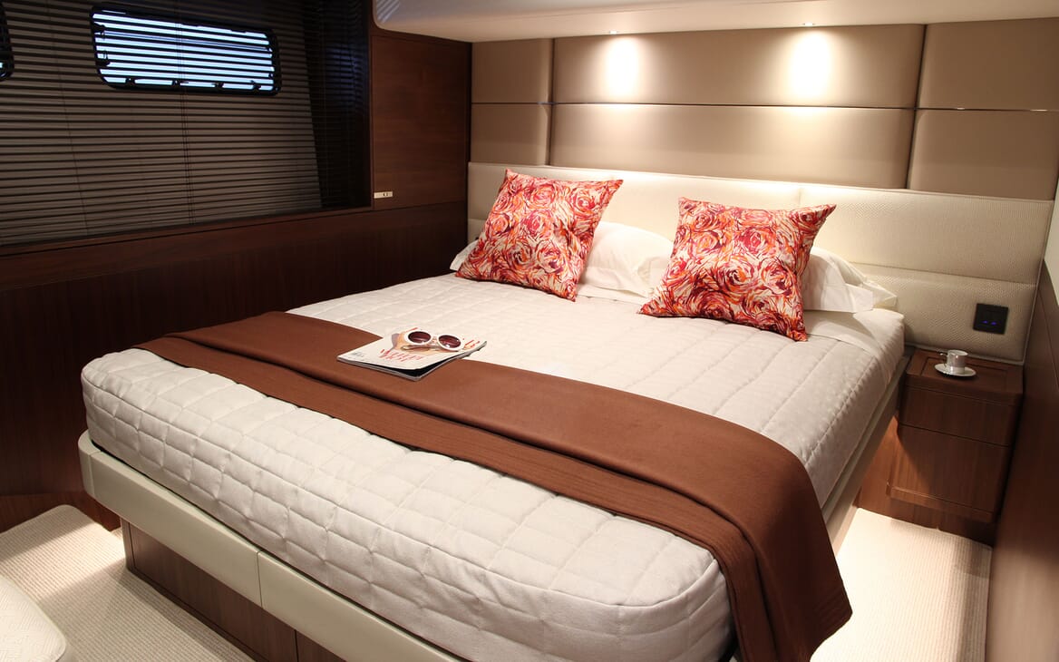 Motor Yacht LEMON NOT LIME Guest Double Stateroom
