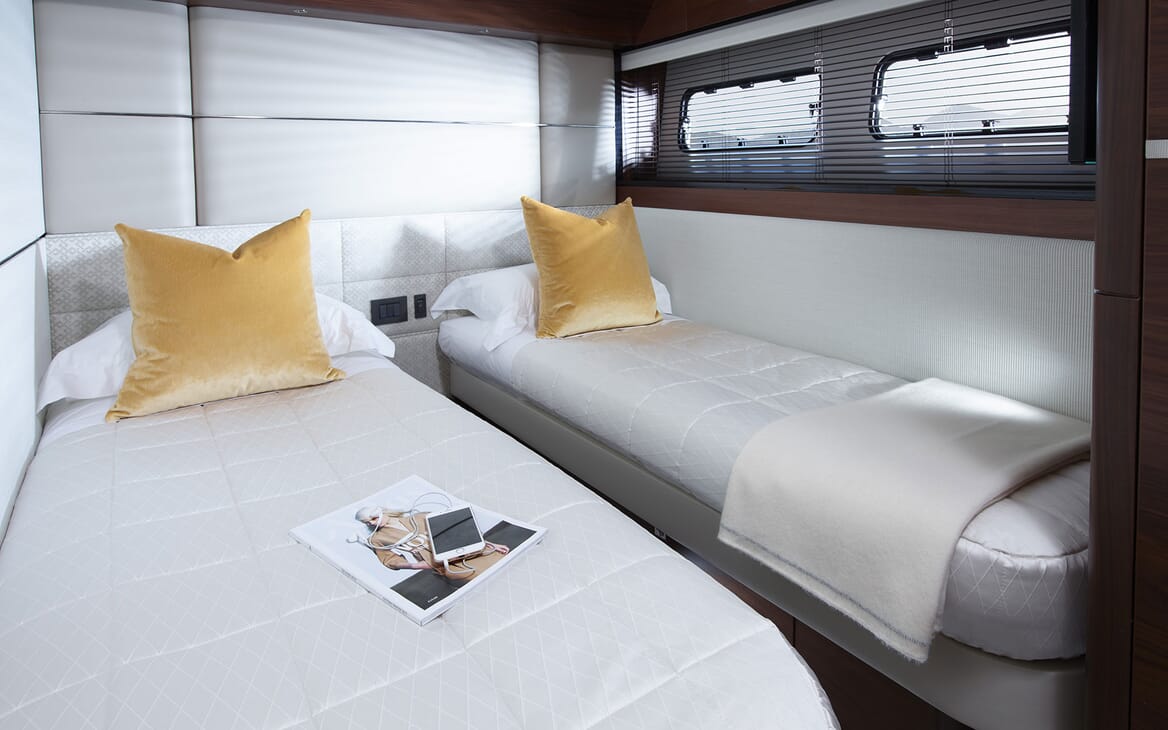 Motor Yacht LEMON NOT LIME Guest Twin Stateroom