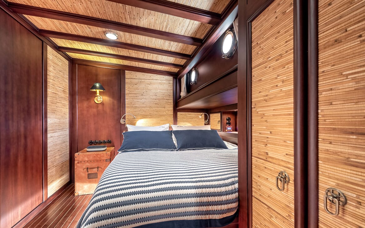 Sailing yacht CAPTAIN COOK double stateroom