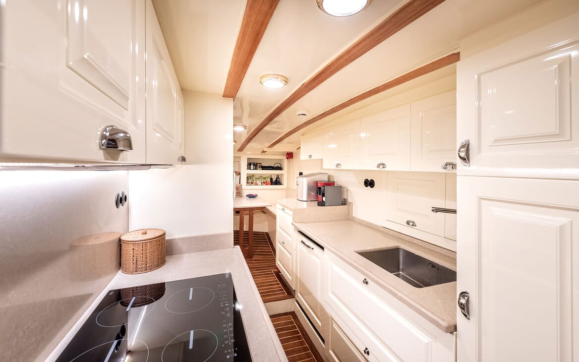 Sailing yacht CAPTAIN COOK kitchen