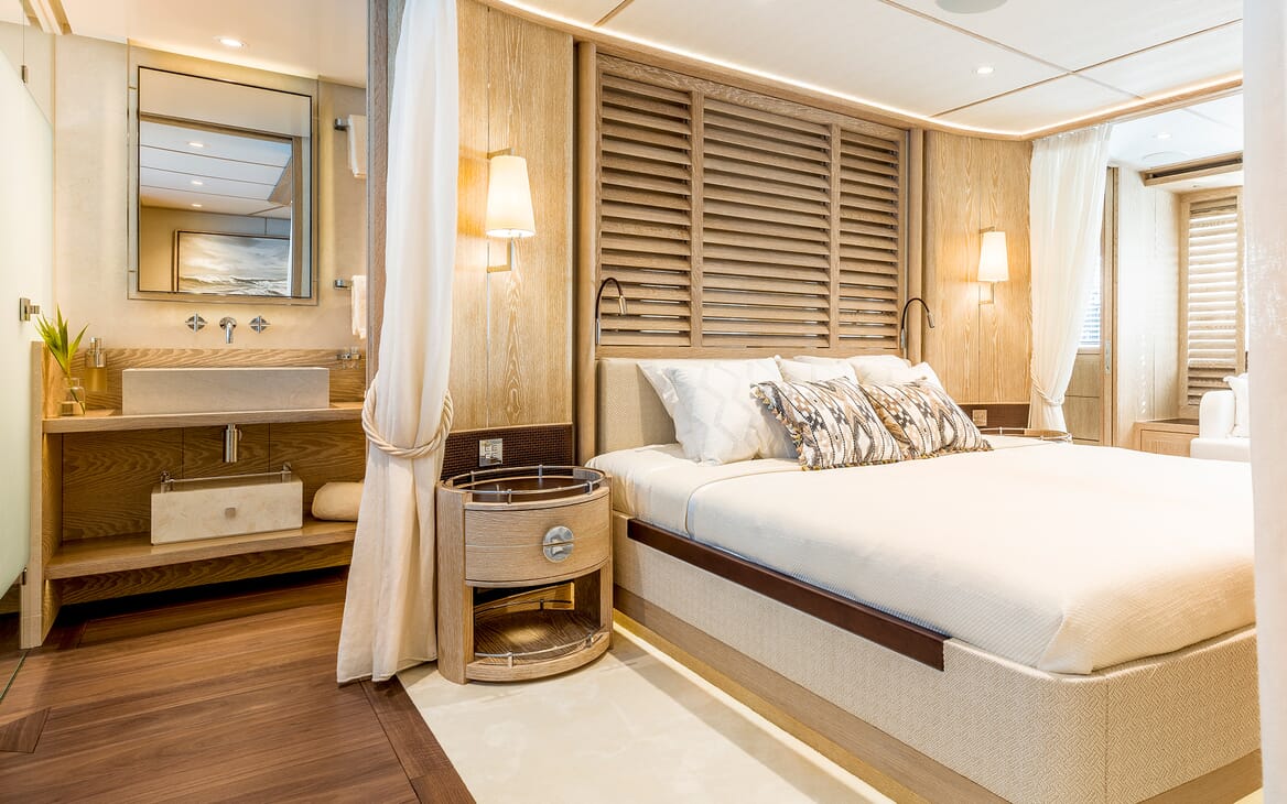 Motor Yacht Calypso Double Stateroom