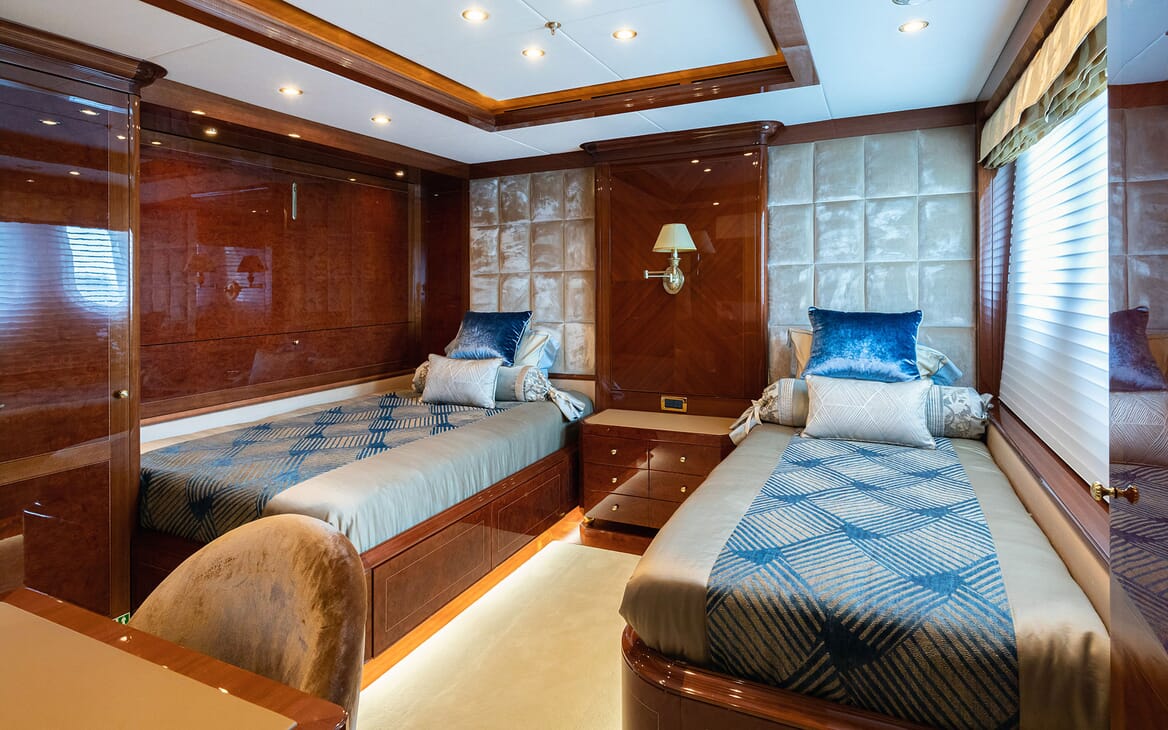 Motor Yacht KARIANNA Twin Guest Stateroom