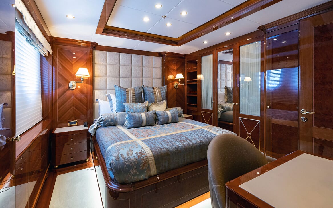 Motor Yacht KARIANNA Double Guest Stateroom