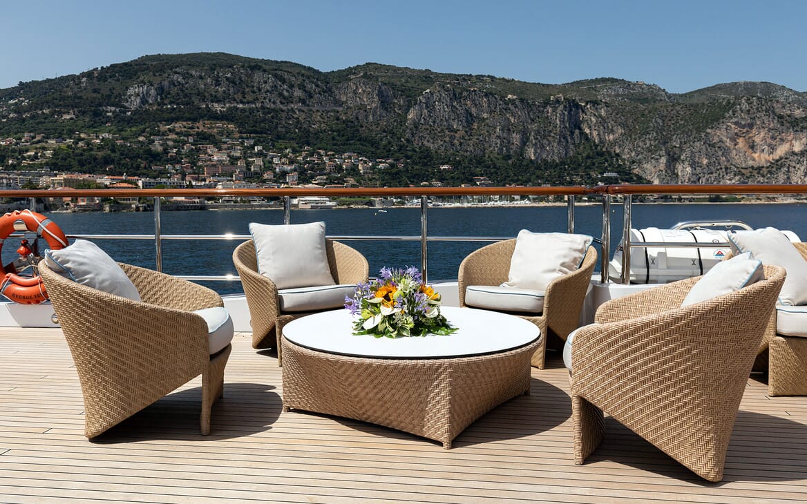 Motor Yacht KARIANNA Sun Deck Seating