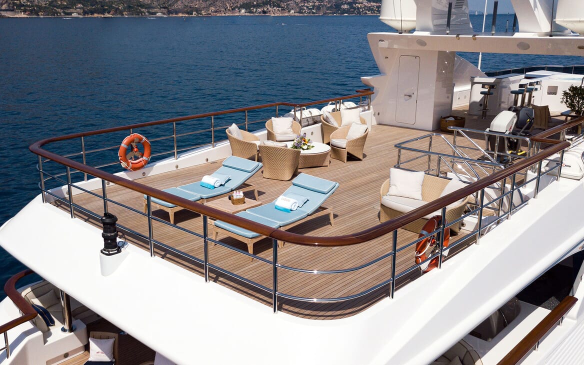 Motor Yacht KARIANNA Sun Dek Sun Lounger
