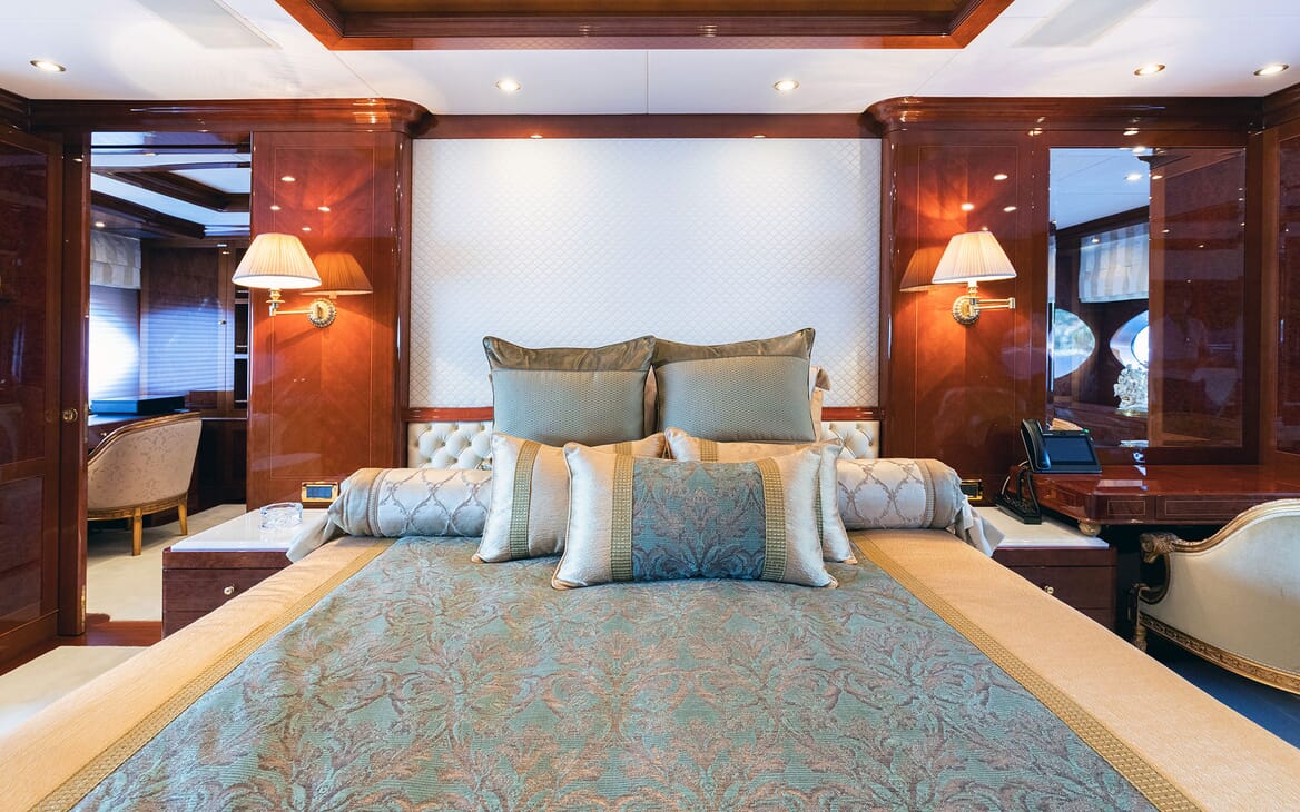 Motor Yacht KARIANNA Master Stateroom Bed