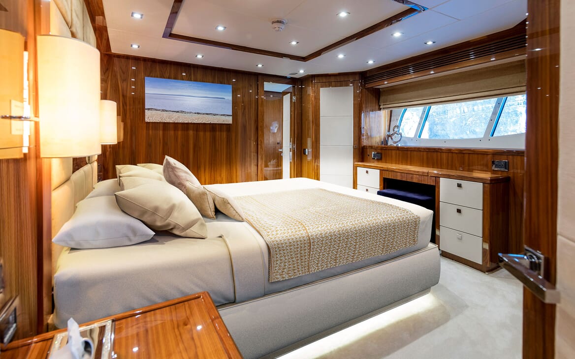 Motor Yacht ANYA Twin Guest Stateroom