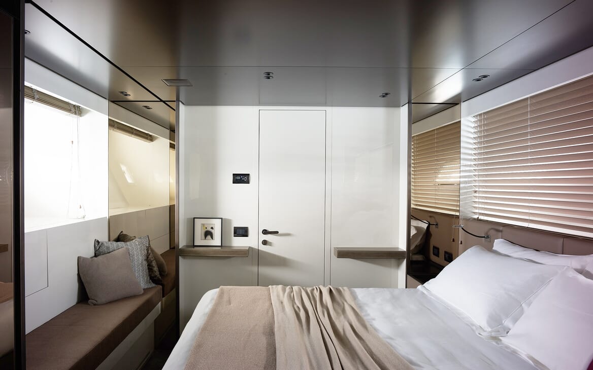 Motor Yacht Ozone Double Stateroom