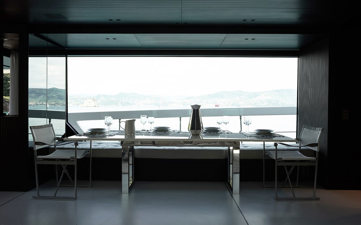 Motor Yacht Ozone Dining Table