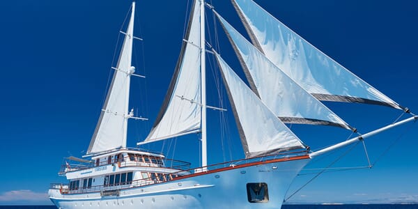 Sailing Yacht CORSARIO Profile