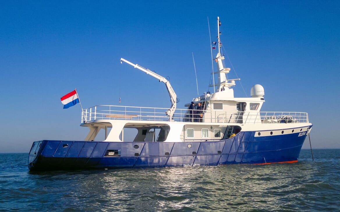 Motor Yacht ELENA Profile