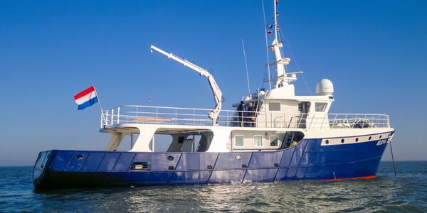 Motor Yacht ELENA Profile