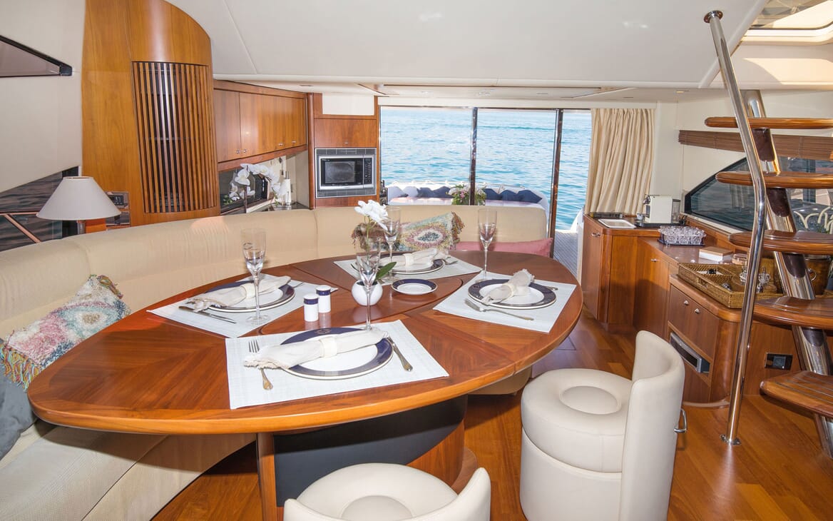 Motor Yacht MEDITERRANI IV Dining Table