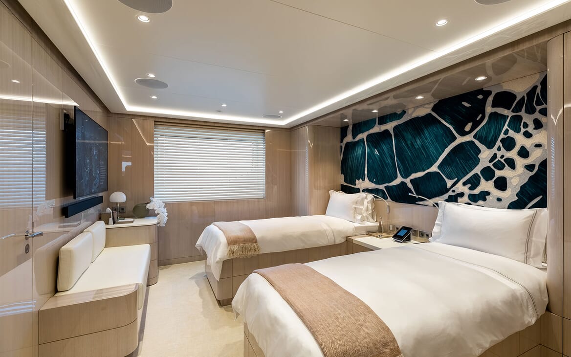 Motor Yacht SOARING Guest Twin Stateroom