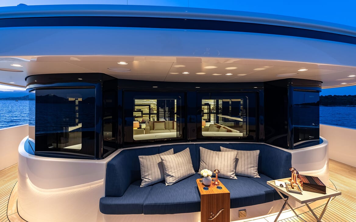 Motor Yacht SOARING Forward Seating Area