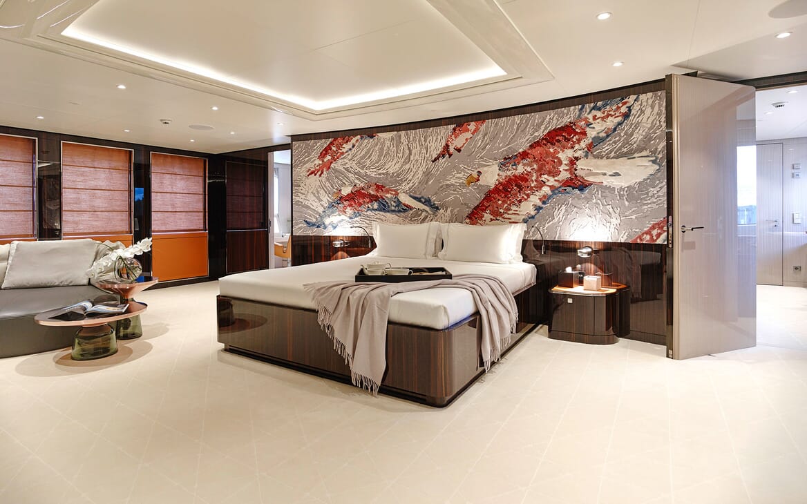 Motor Yacht SOARING Master Stateroom