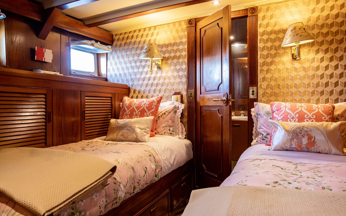 MY SEA BREEZE III twin stateroom