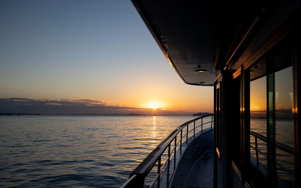 MY SEA BREEZE III starboard