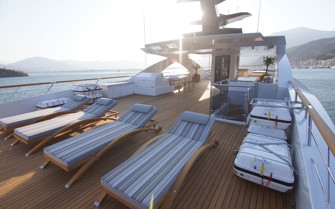 Motor Yacht BABA'S Full Sun Deck