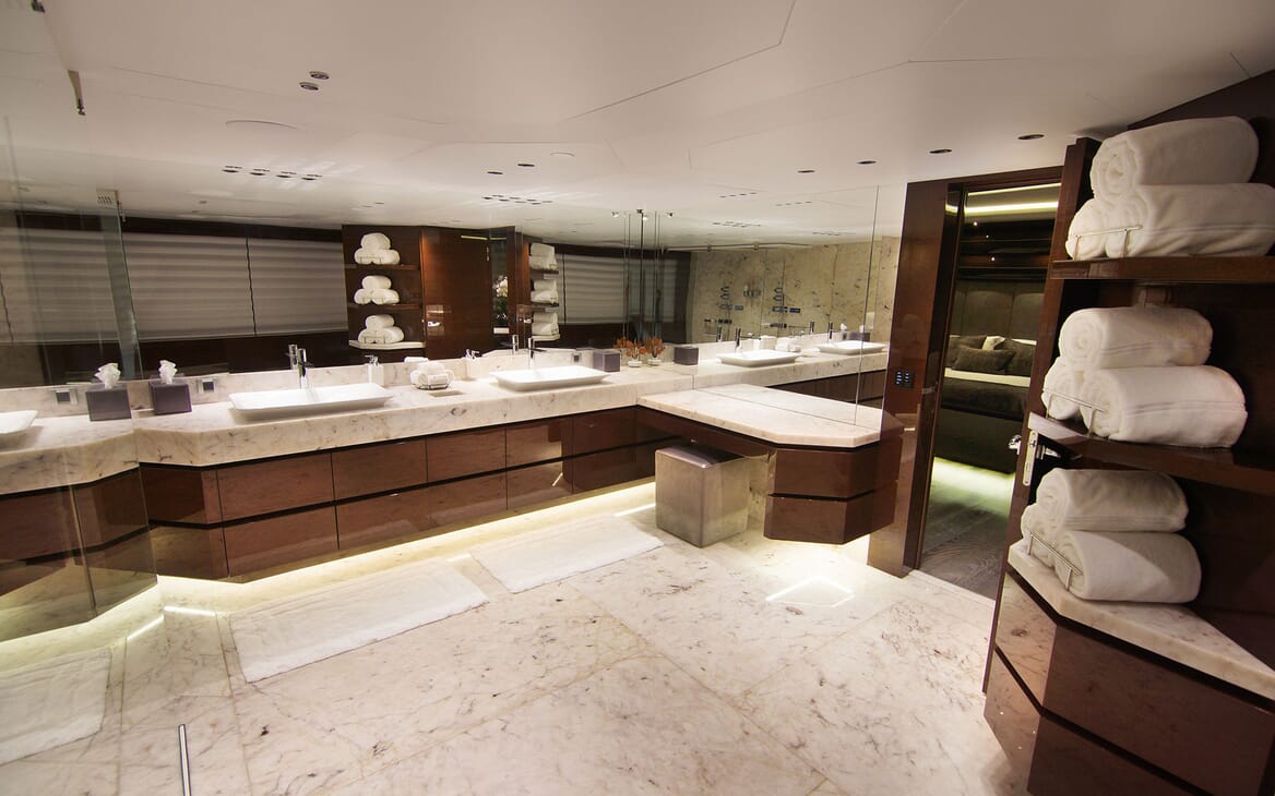 Motor Yacht BABA'S Master Bathroom