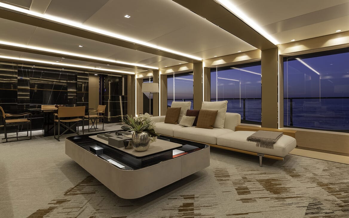 Motor Yacht LEL Main Salon Seating