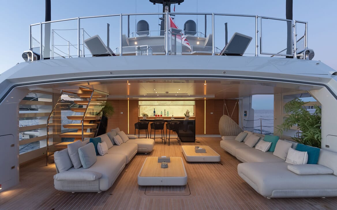 Motor Yacht LEL Main Aft Deck