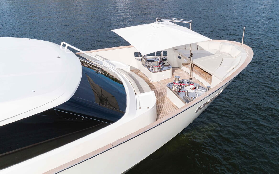Motor Yacht HALCYON Bow Seating