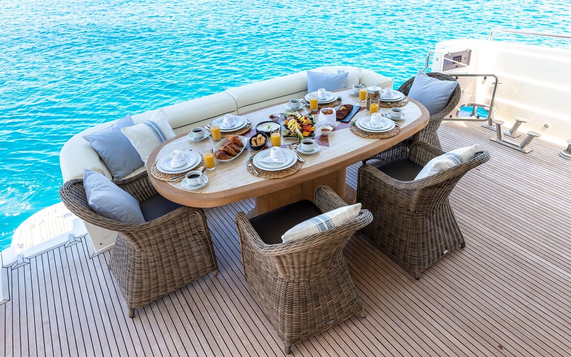 Motor Yacht PAREAKI Aft Deck Breakfast