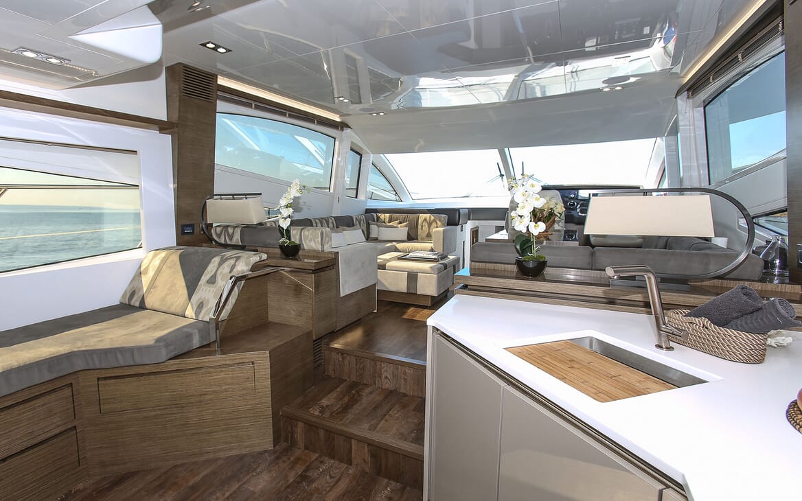 Motor Yacht HONEYBEEZ II Main Saloon Looking Forward
