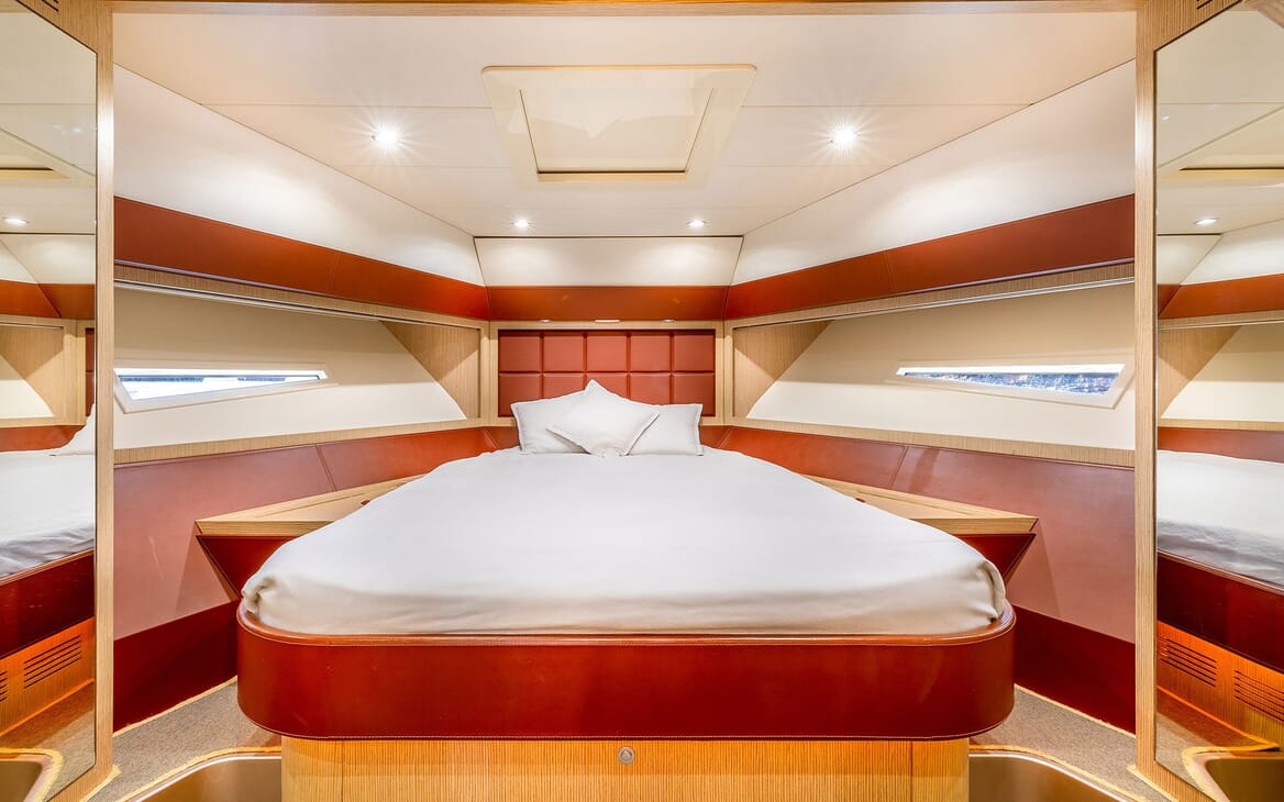 Motor Yacht R VIP Stateroom