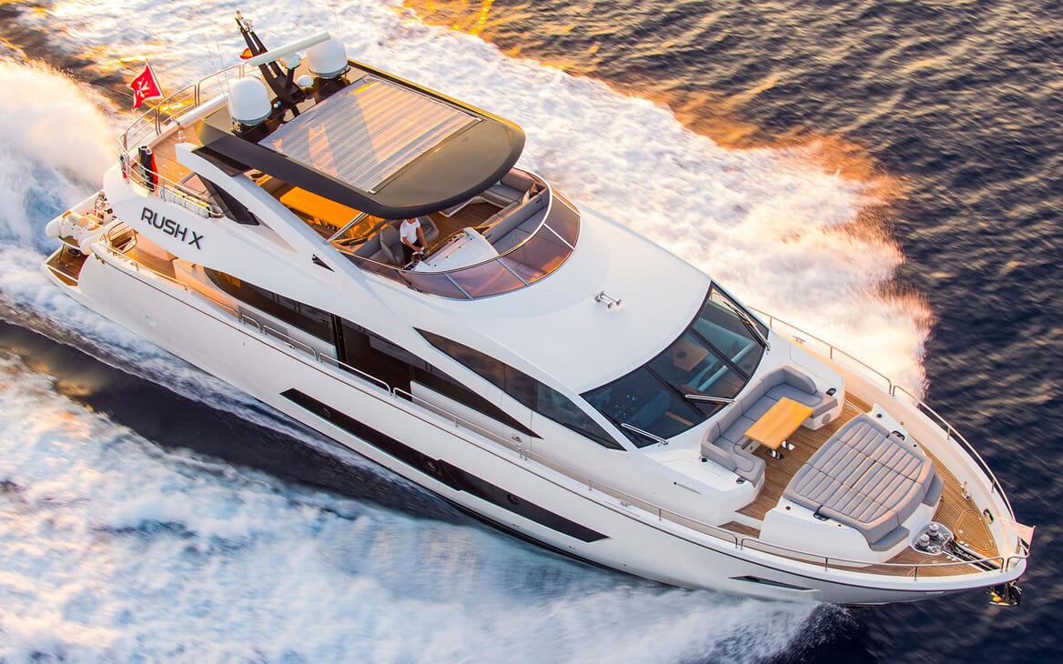 Motor Yacht RUSH X Underway