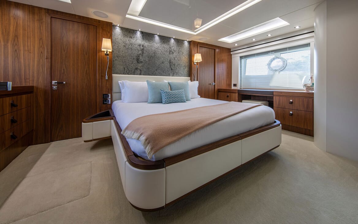 Motor Yacht RUSH X Master Stateroom